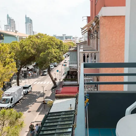 Regina Urban Hotel 3*